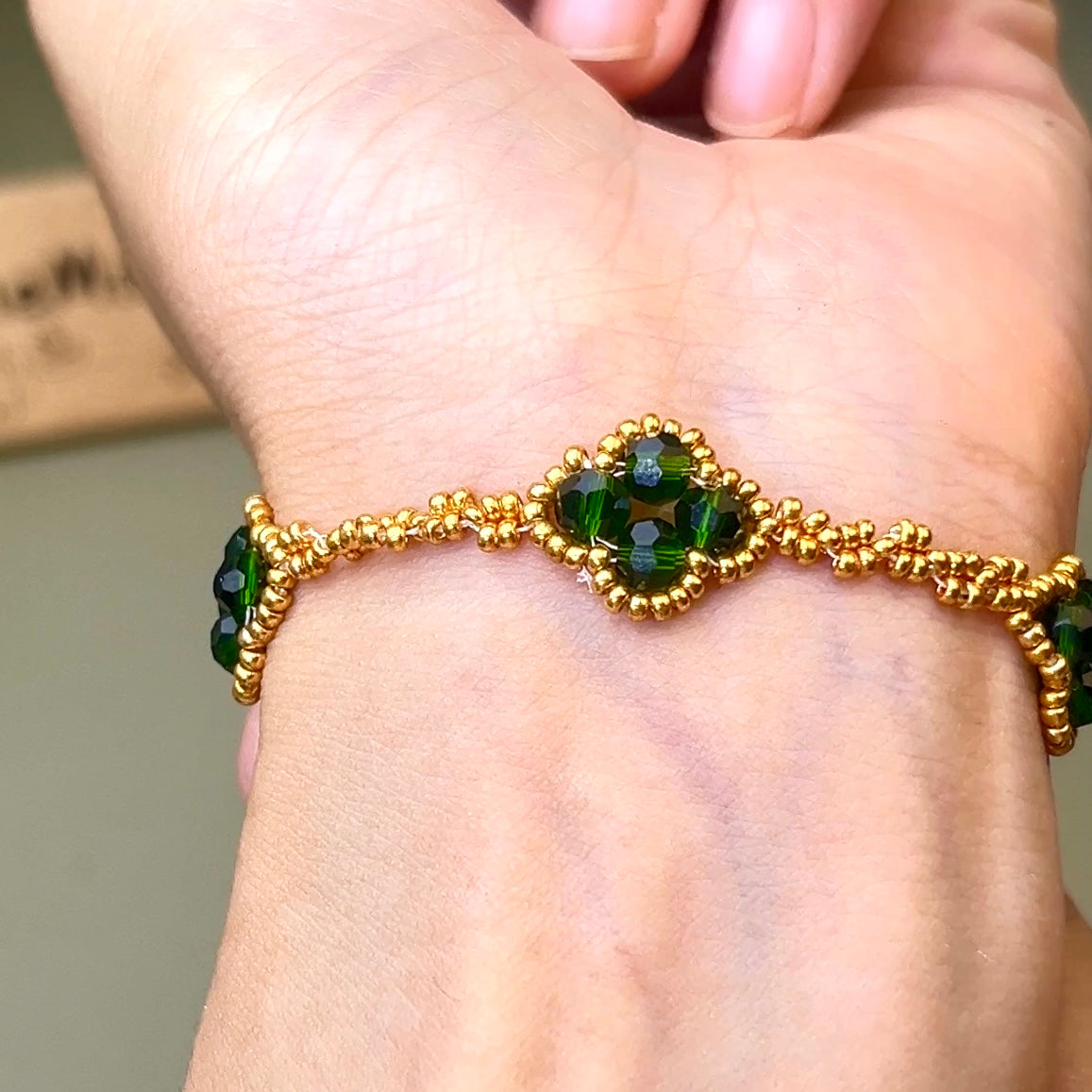 Pulsera de aguamarina y perla hecha a mano