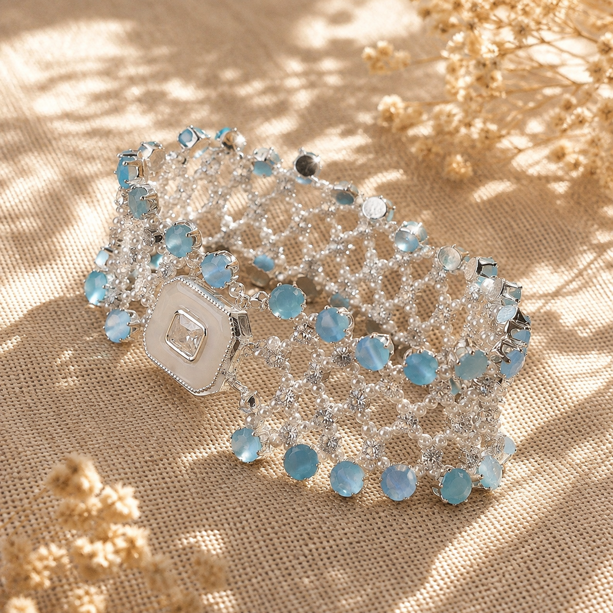 Handgefertigtes Perlen- und Aquamarinarmband