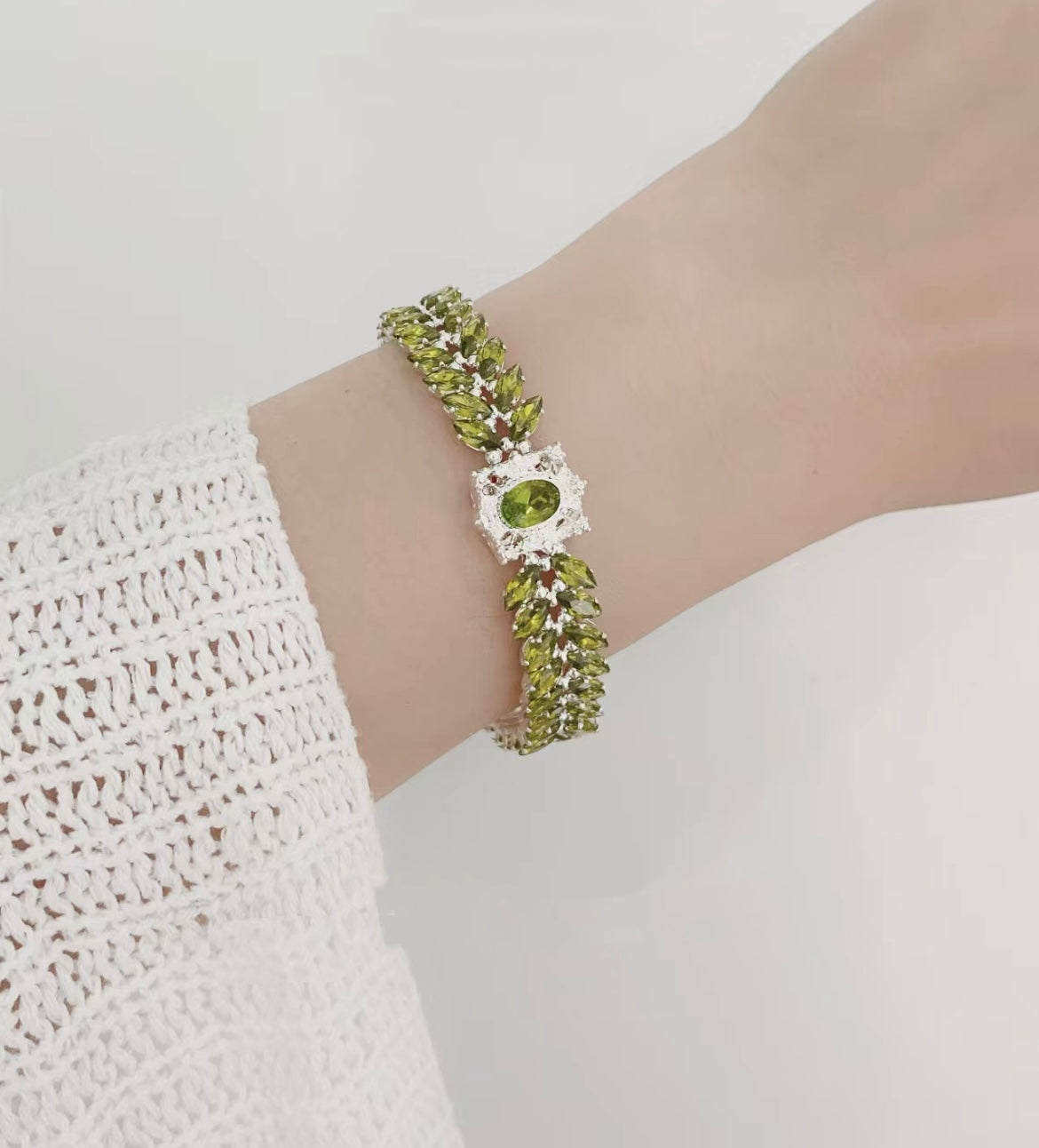 Pulsera de aguamarina y perla hecha a mano