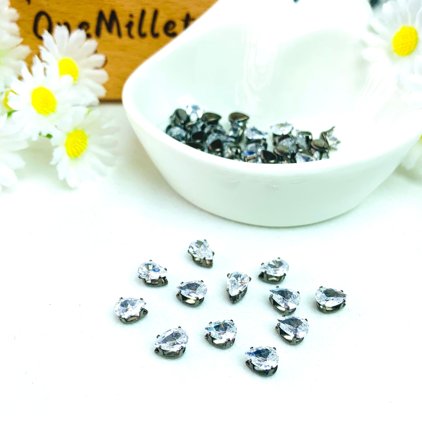 OneMillet Black-Base Teardrop Zirconia Stone 4×6mm