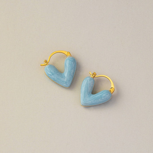 Pendientes en forma de corazón con esmalte y baño de oro auténtico 