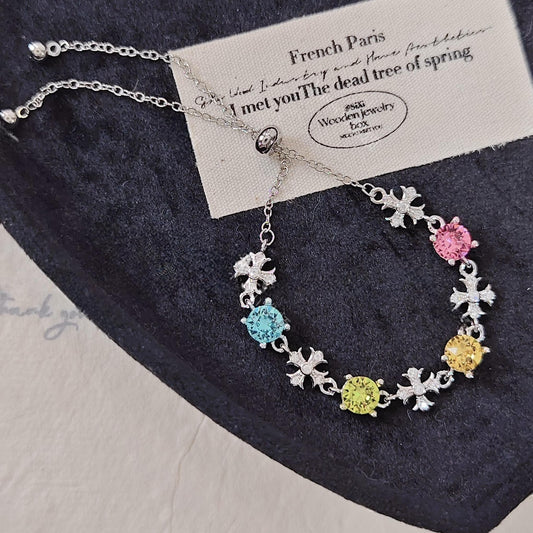 Handgefertigtes Perlen- und Aquamarinarmband