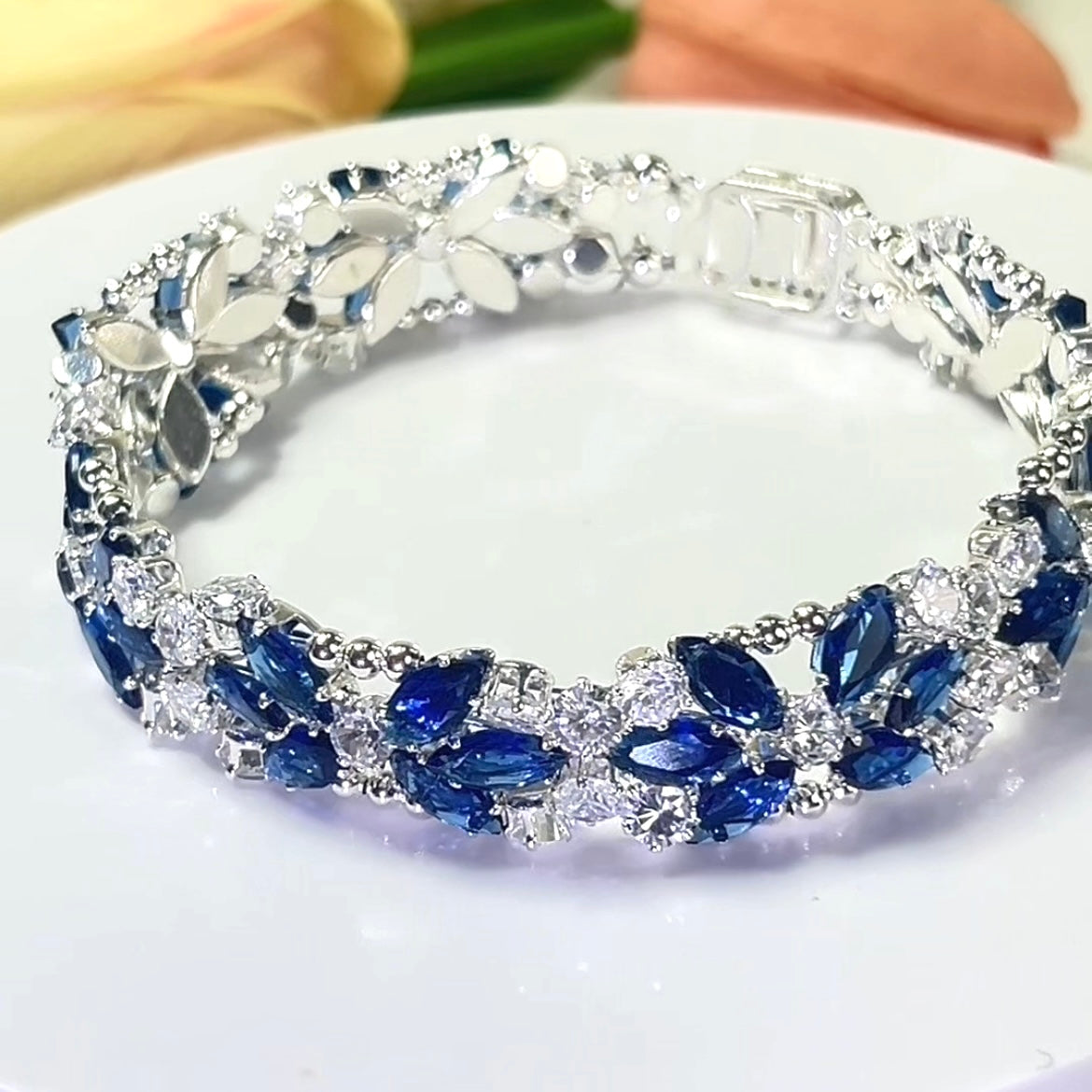 Pulsera de aguamarina y perla hecha a mano