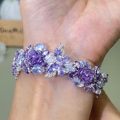 Handgefertigtes Perlen- und Aquamarinarmband