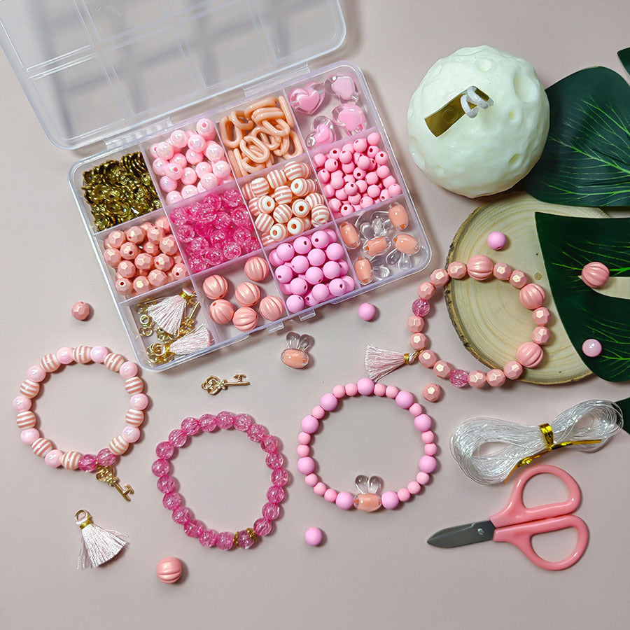 Kits de bricolaje: pulseras, collares y accesorios con cuentas rosas