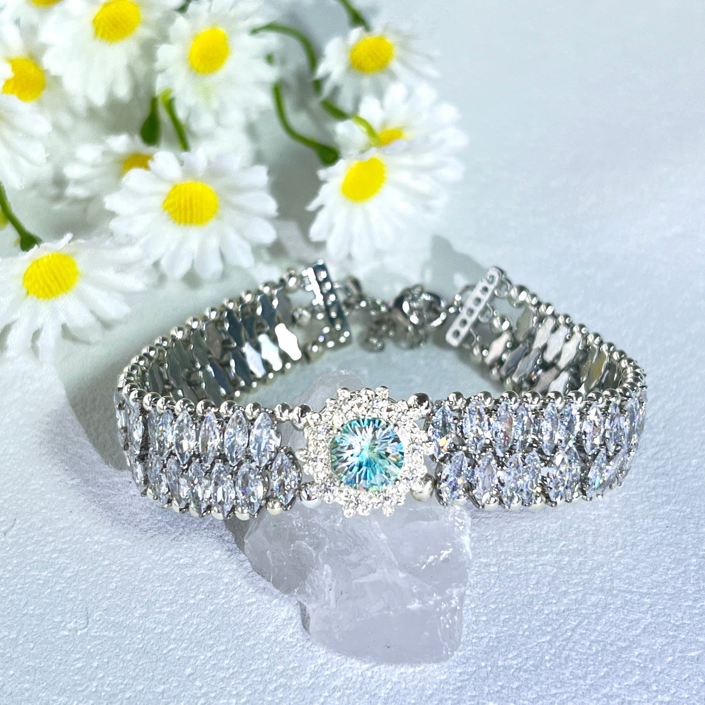 Pulsera de aguamarina y perla hecha a mano