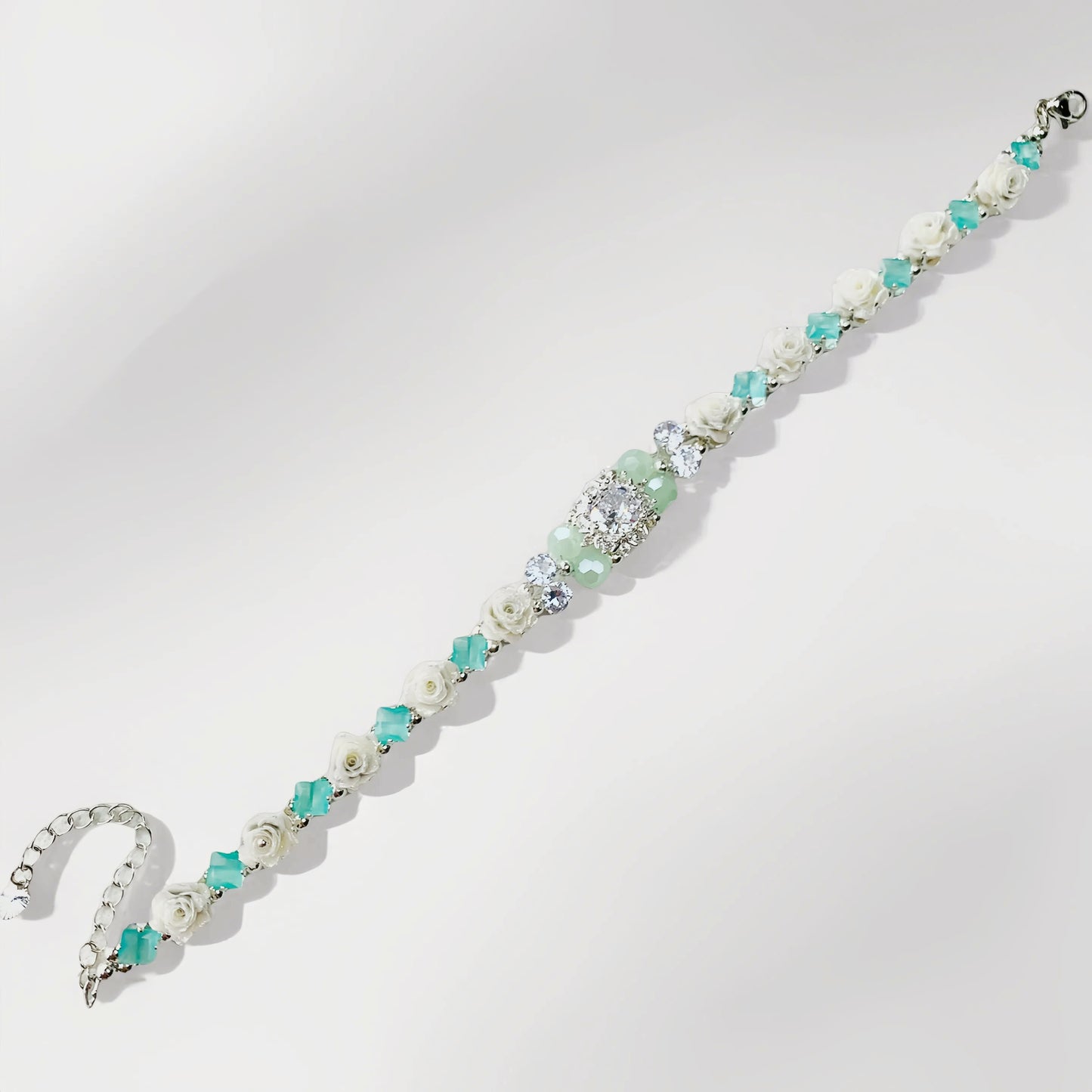 Pulsera de aguamarina y perla hecha a mano