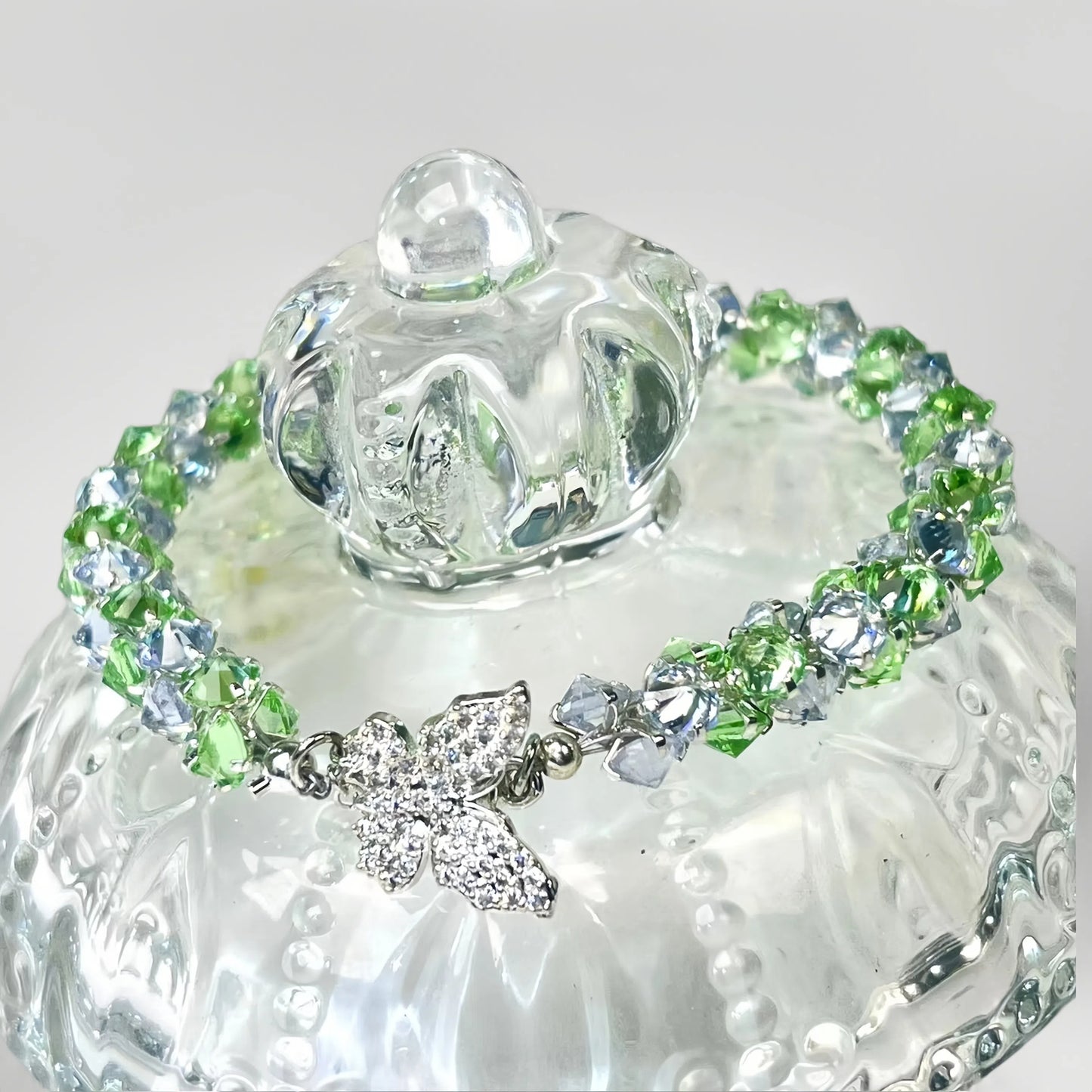 Pulsera de aguamarina y perla hecha a mano