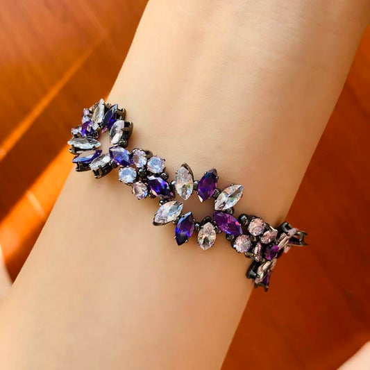 Handgefertigtes Perlen- und Aquamarinarmband