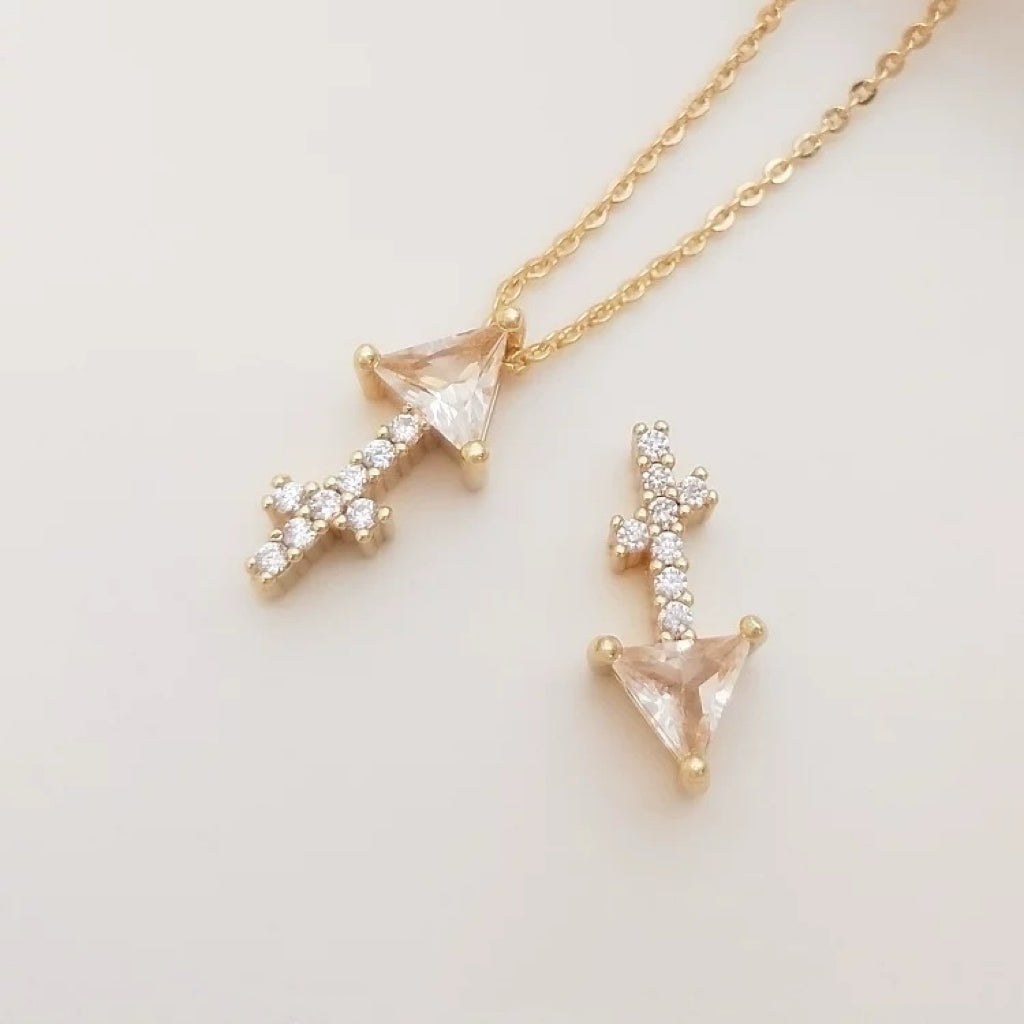 Handgefertigtes Perlen- und Aquamarinarmband