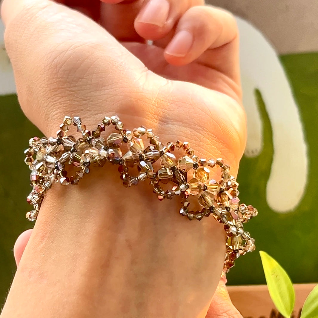 Pulsera de aguamarina y perla hecha a mano