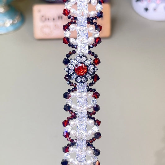 Handgefertigtes Perlen- und Aquamarinarmband