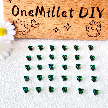 OneMillet Black-Base Triangle  Zirconia Stone 4mm