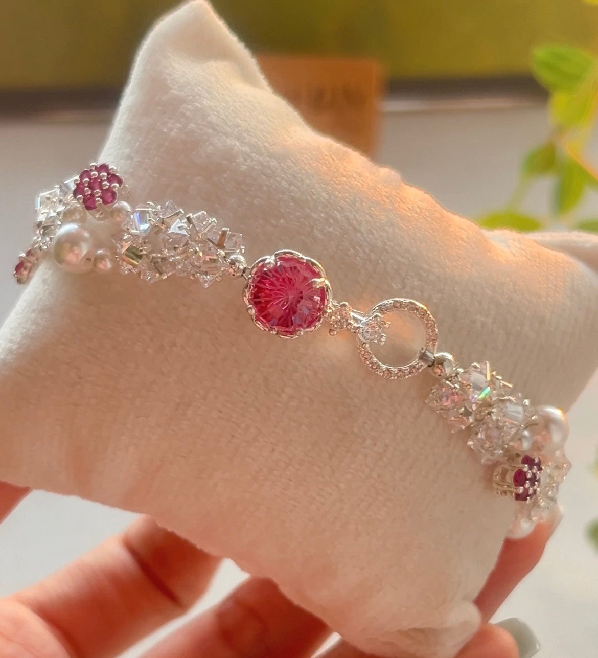 Handgefertigtes Perlen- und Aquamarinarmband