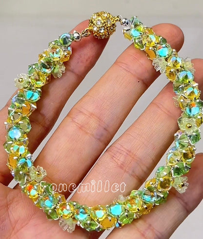 Handgefertigtes Perlen- und Aquamarinarmband