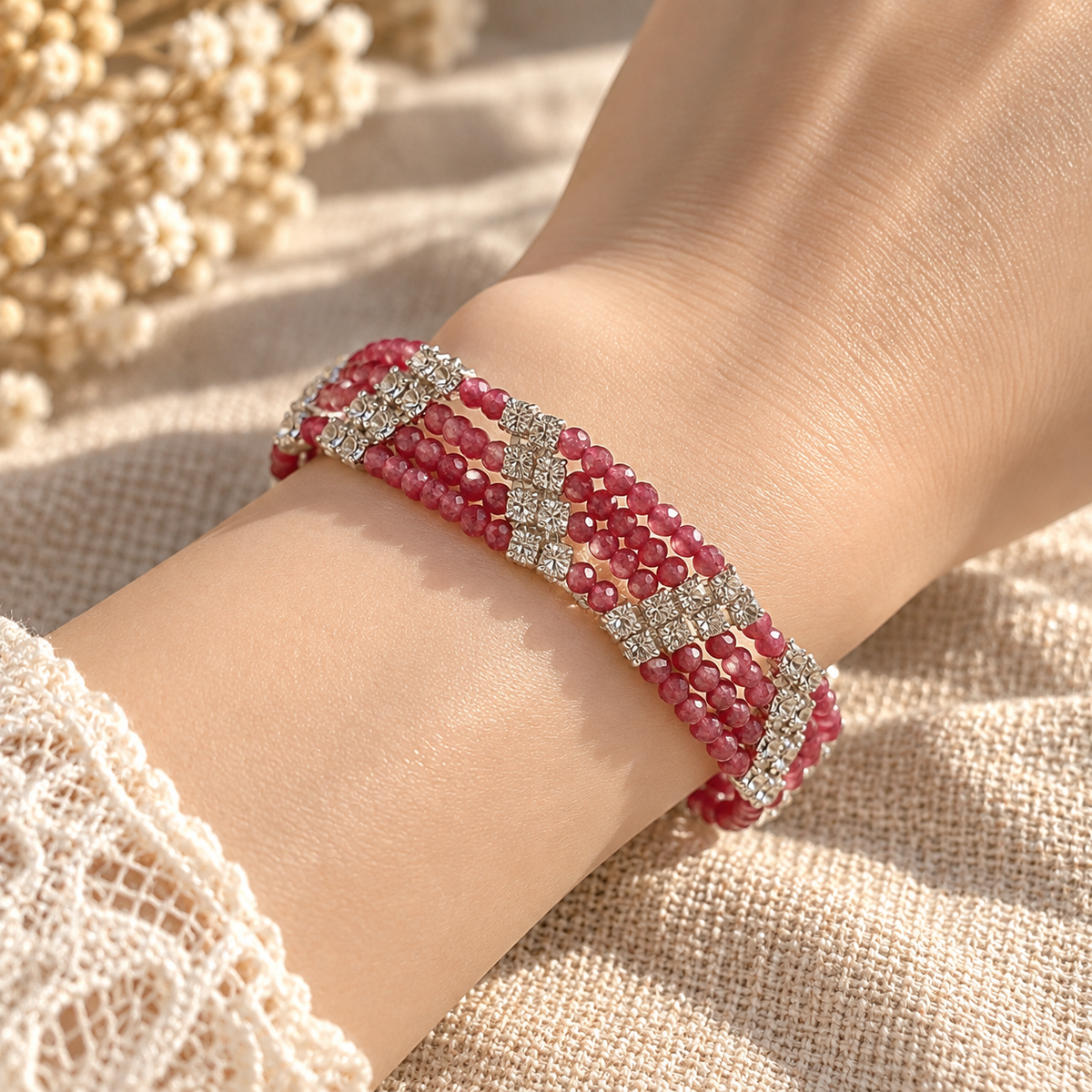 Handgefertigtes Perlen- und Aquamarinarmband
