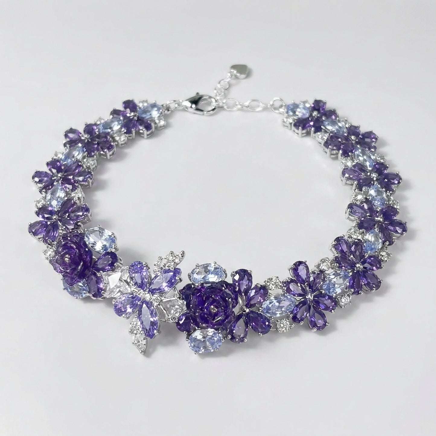 Handgefertigtes Perlen- und Aquamarinarmband