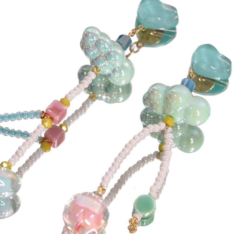 Pendientes de cuentas de nube hechos a mano con aguja de plata 