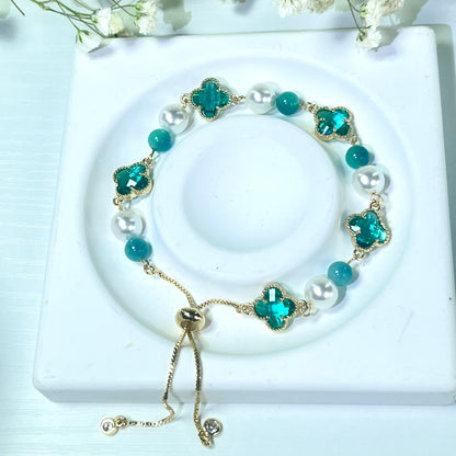 Pulsera de aguamarina y perla hecha a mano