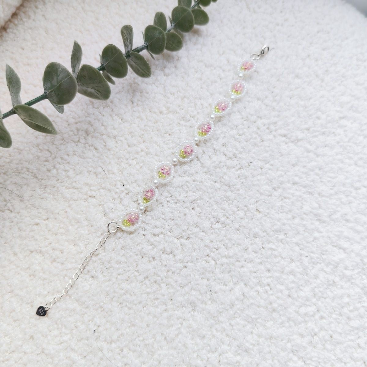 Pulsera de cuentas de arroz hecha a mano