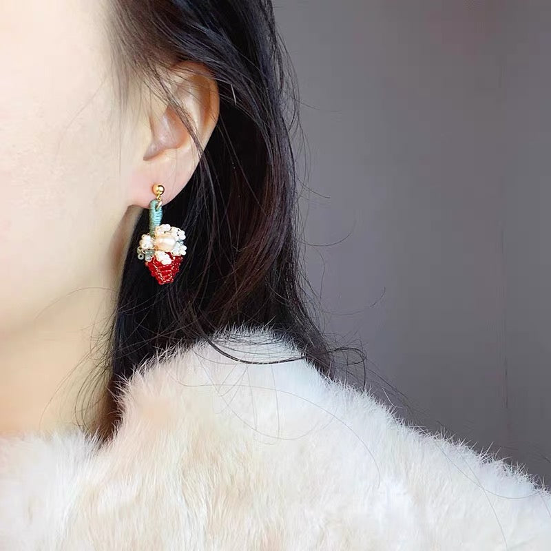 Handgemachte Perlen Ohrringe Perle Erdbeere rot Ohrstecker