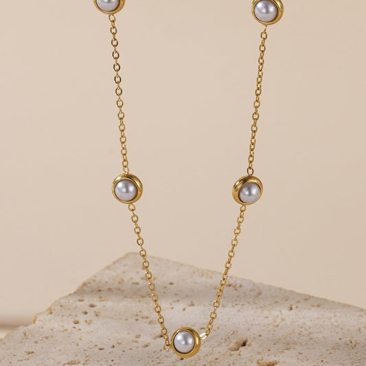 Handgefertigte Perlenkette mit herzförmigen Perlen