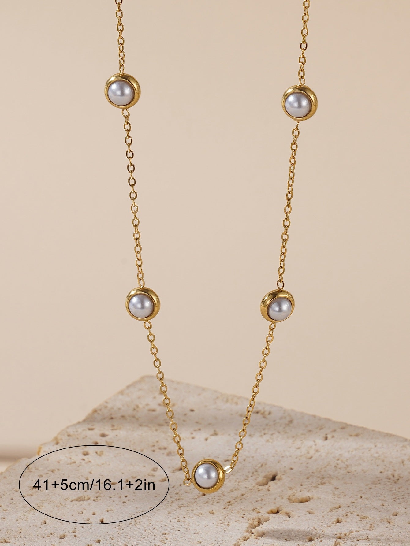 Collar de perlas hecho a mano con cuentas en forma de corazón