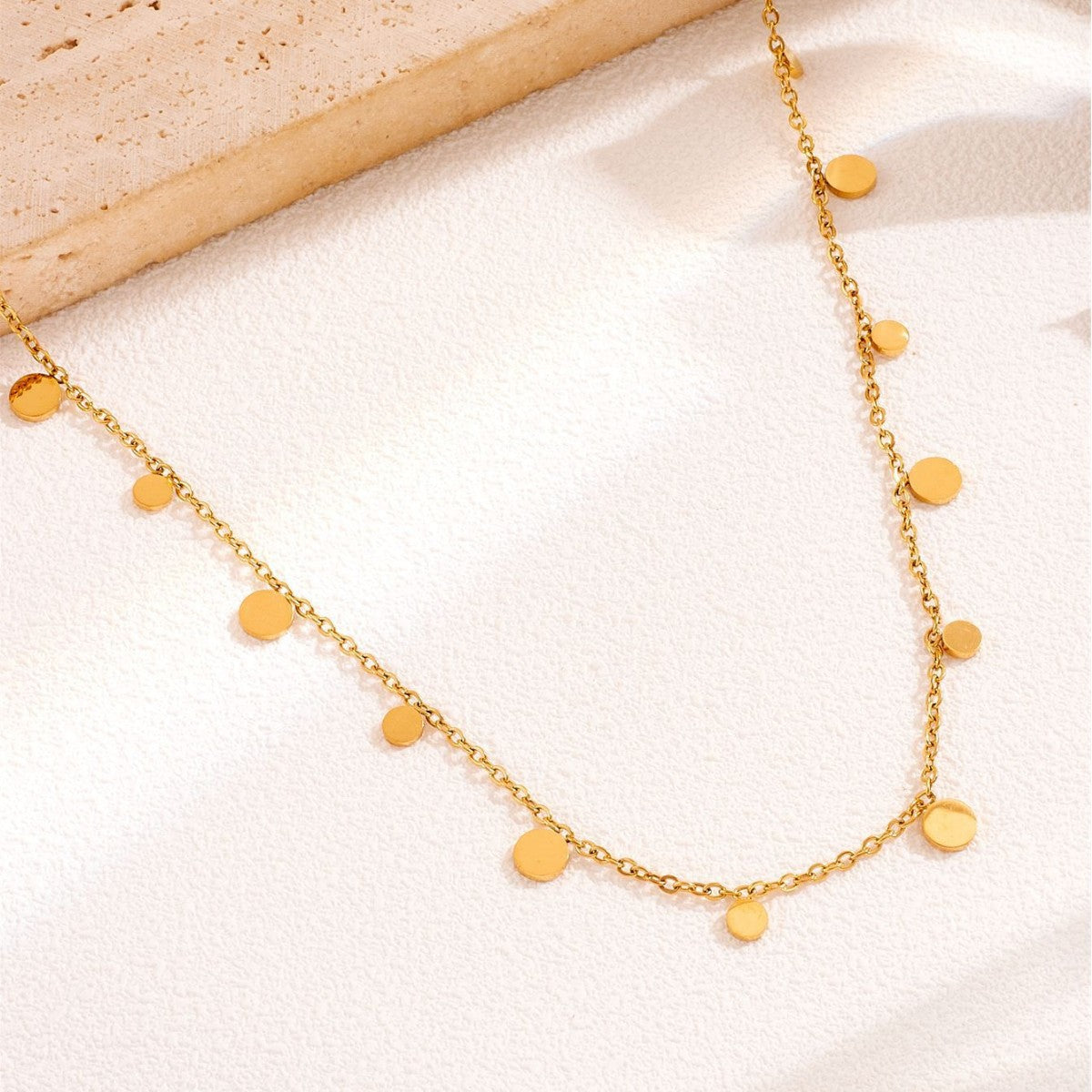 Round Pendant Choker Necklace