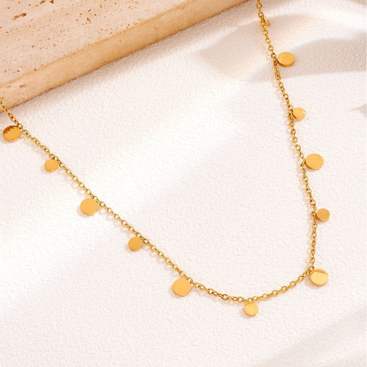 Round Pendant Choker Necklace