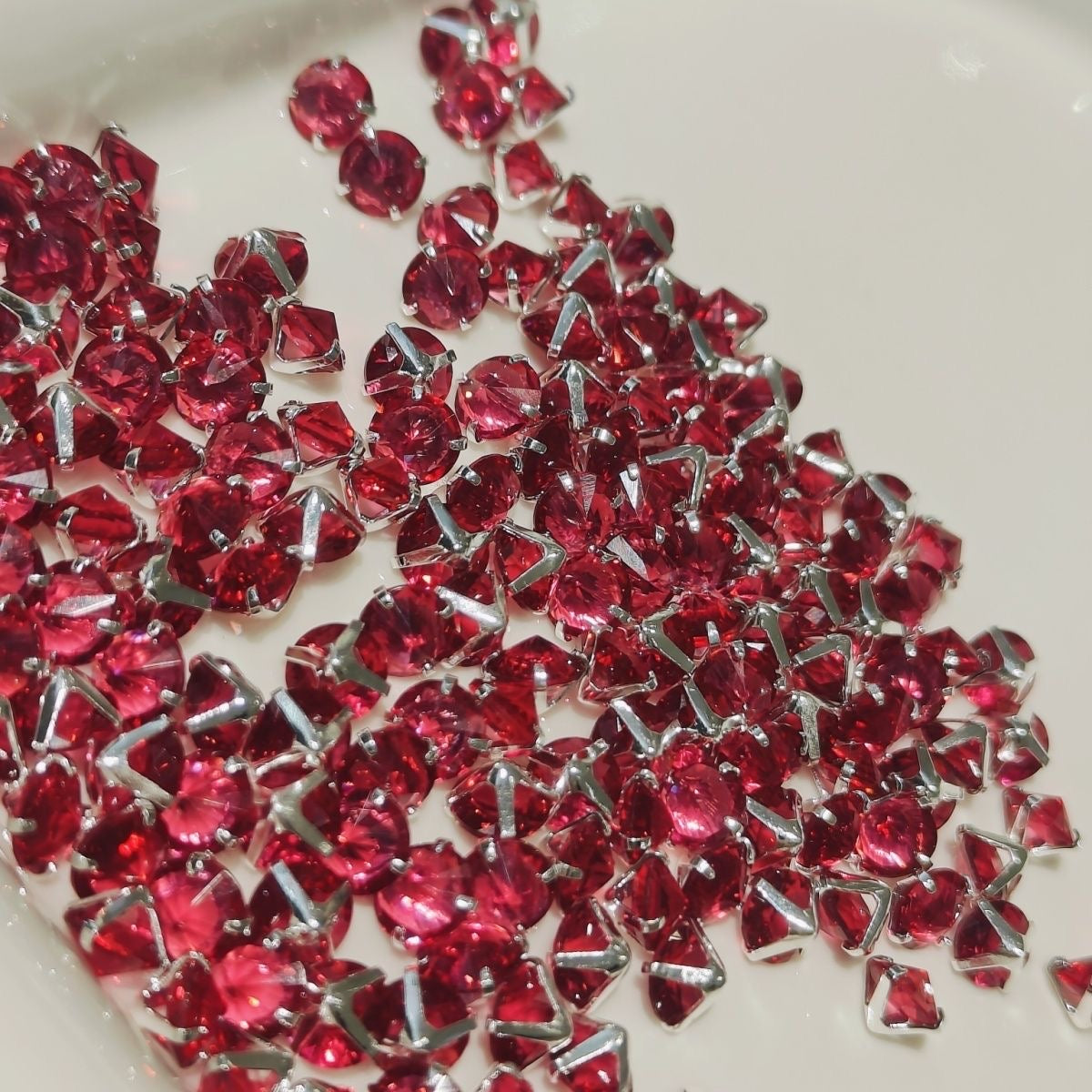 OneMillet 3A Grade Round Reverse-Clamp Zircon 6MM