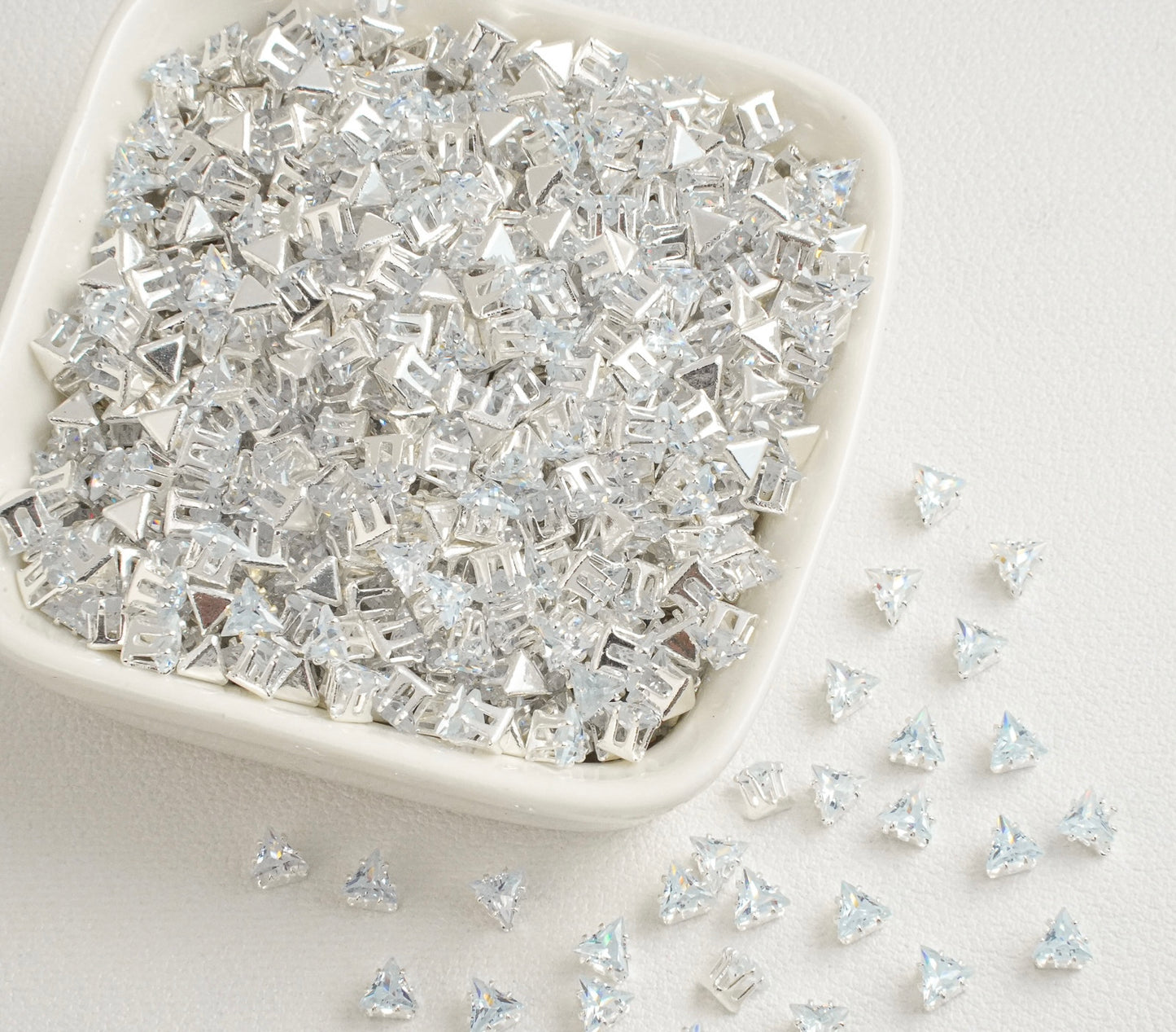 OneMillet Triangle Zirconia Beads 4MM