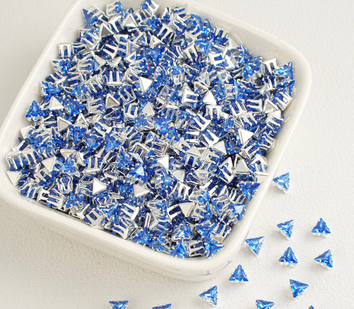 OneMillet Triangle Zirconia Beads 4MM