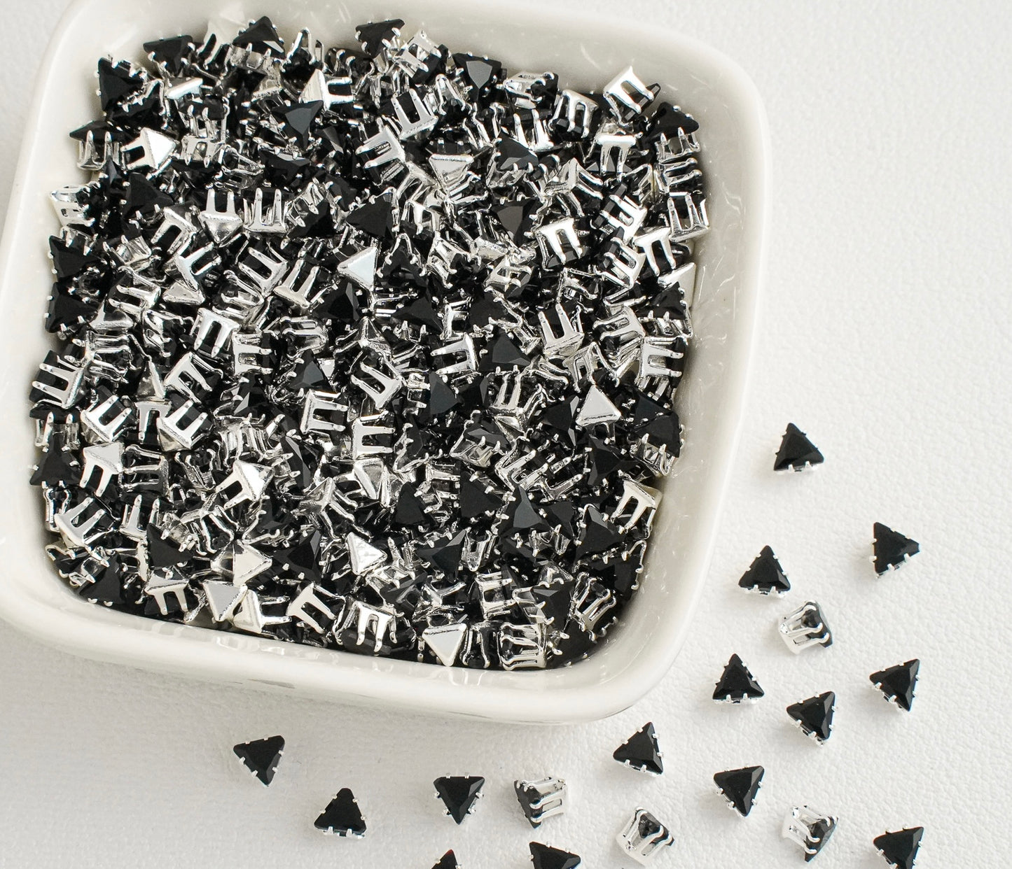 OneMillet Triangle Zirconia Beads 4MM