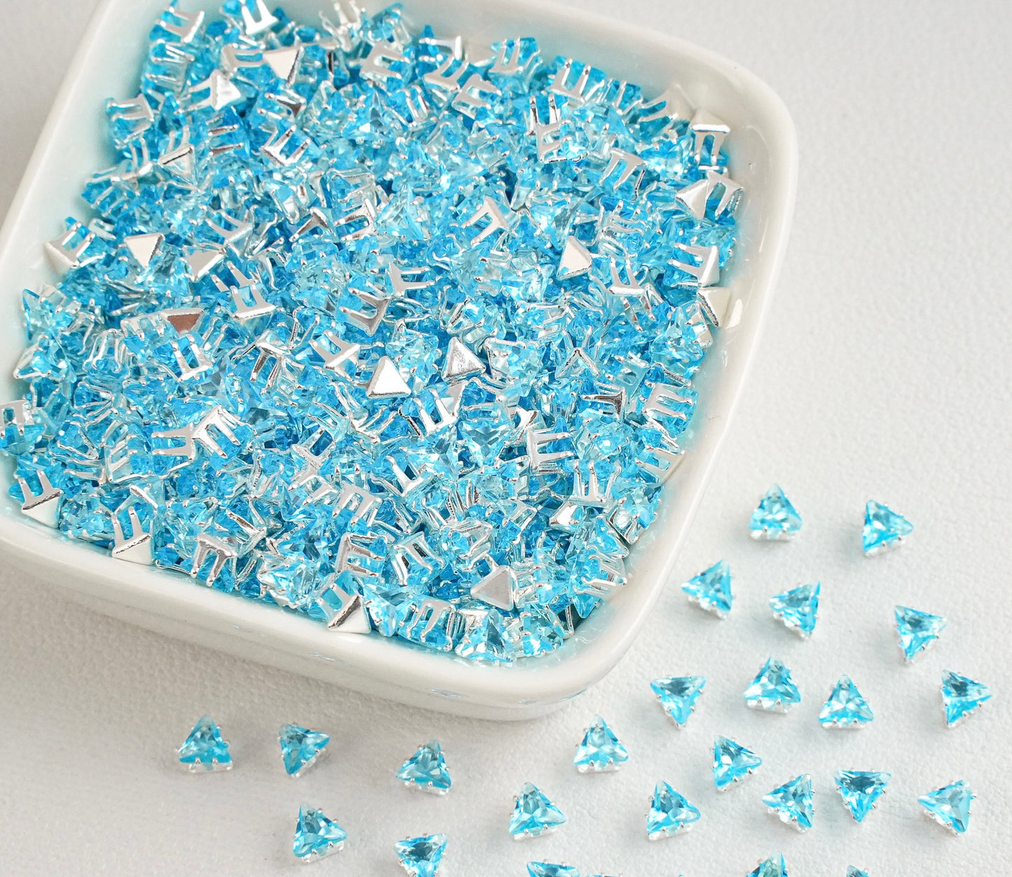 OneMillet Triangle Zirconia Beads 4MM