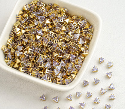 OneMillet Triangle Zirconia Beads 4MM