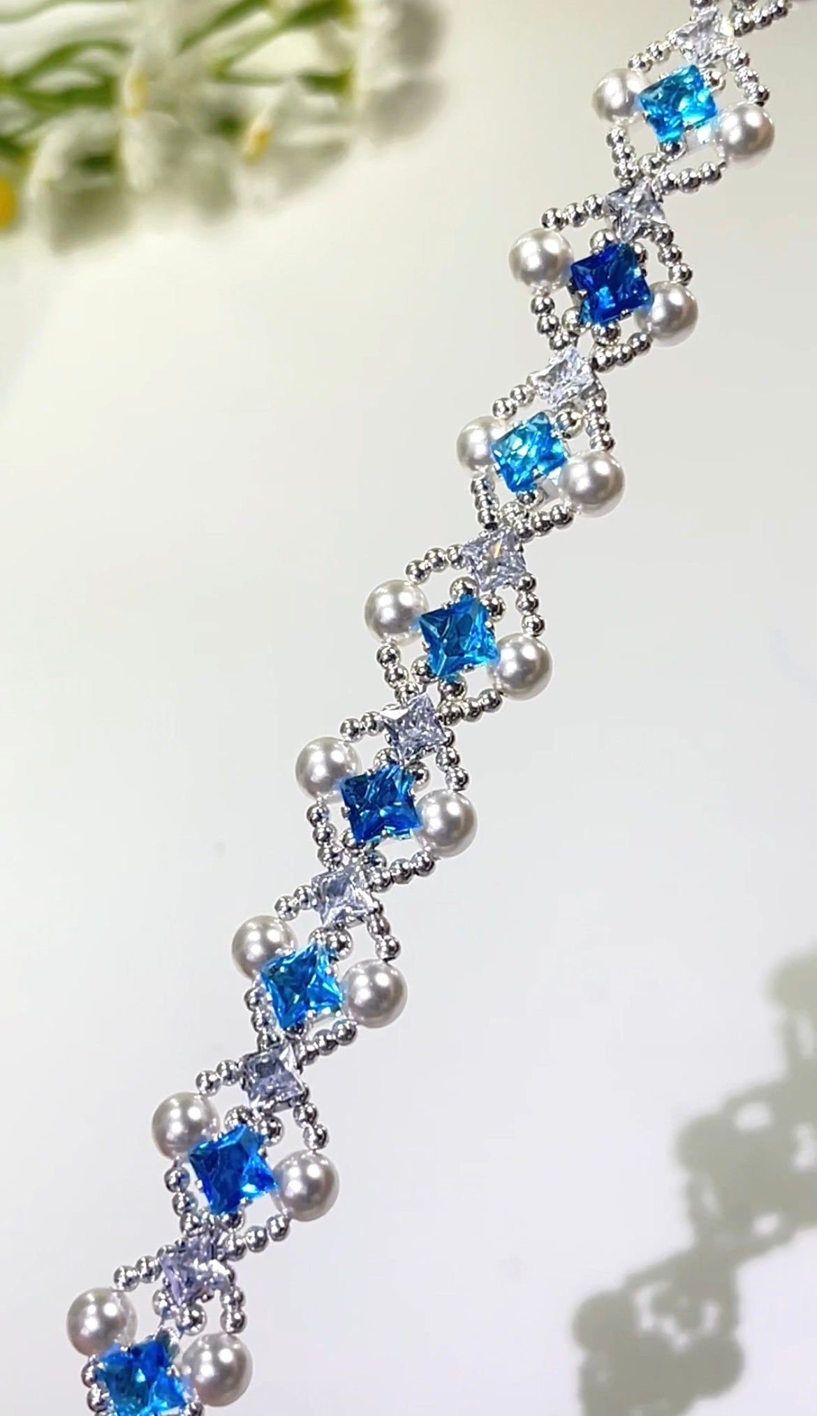 Pulsera de aguamarina y perla hecha a mano