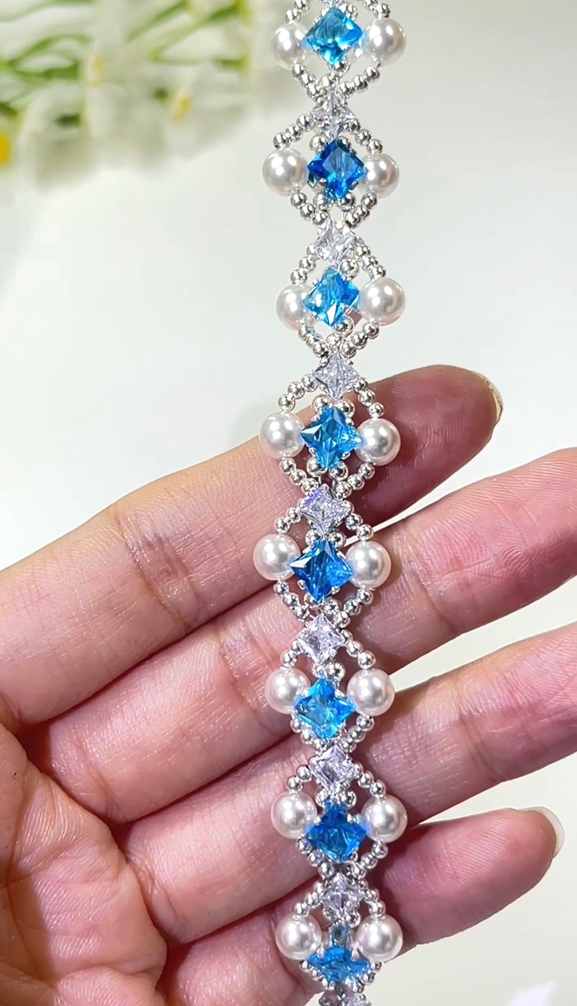 Pulsera de aguamarina y perla hecha a mano