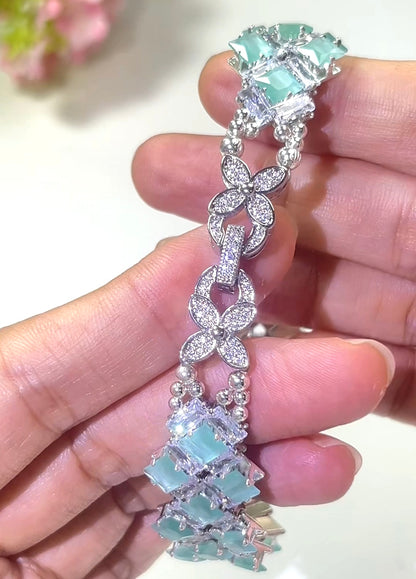 Pulsera de aguamarina y perla hecha a mano