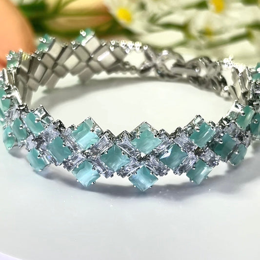 Pulsera de aguamarina y perla hecha a mano