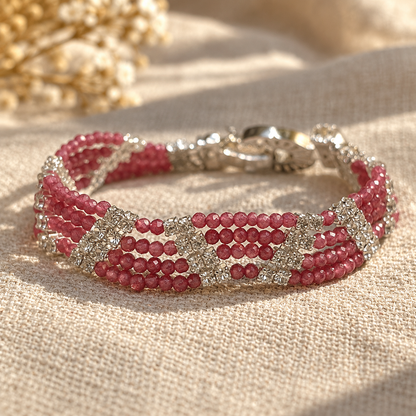 Handgefertigtes Perlen- und Aquamarinarmband