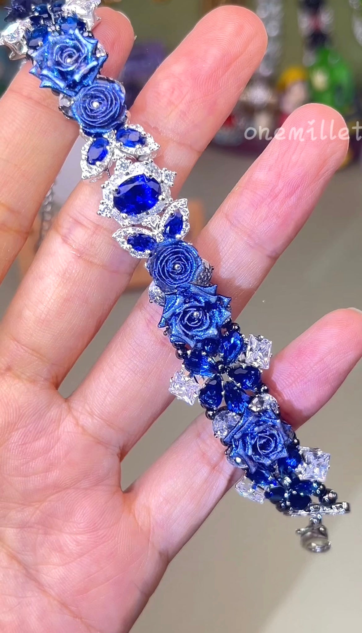 Handgefertigtes Perlen- und Aquamarinarmband