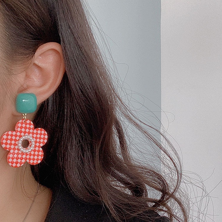 Pendientes de perlas con cuadros escoceses