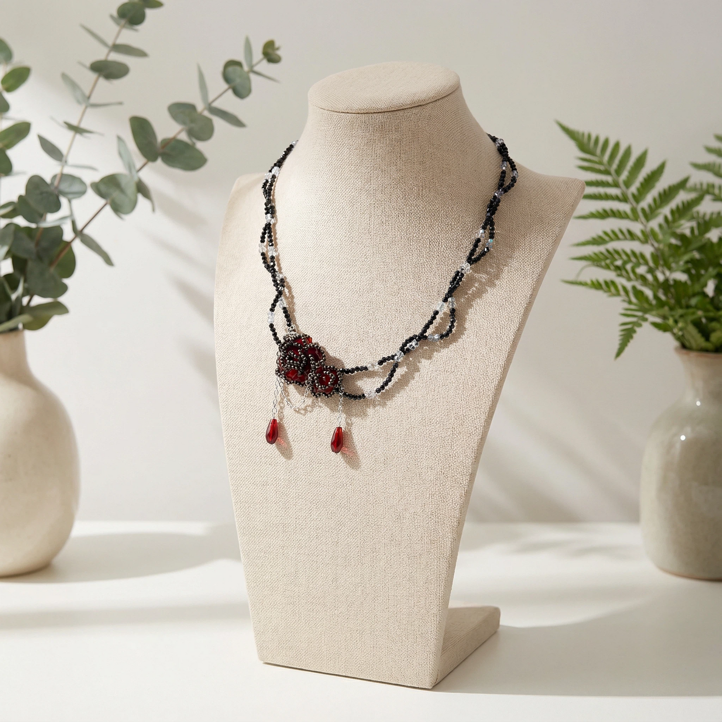 Handgefertigtes Perlen- und Aquamarinarmband