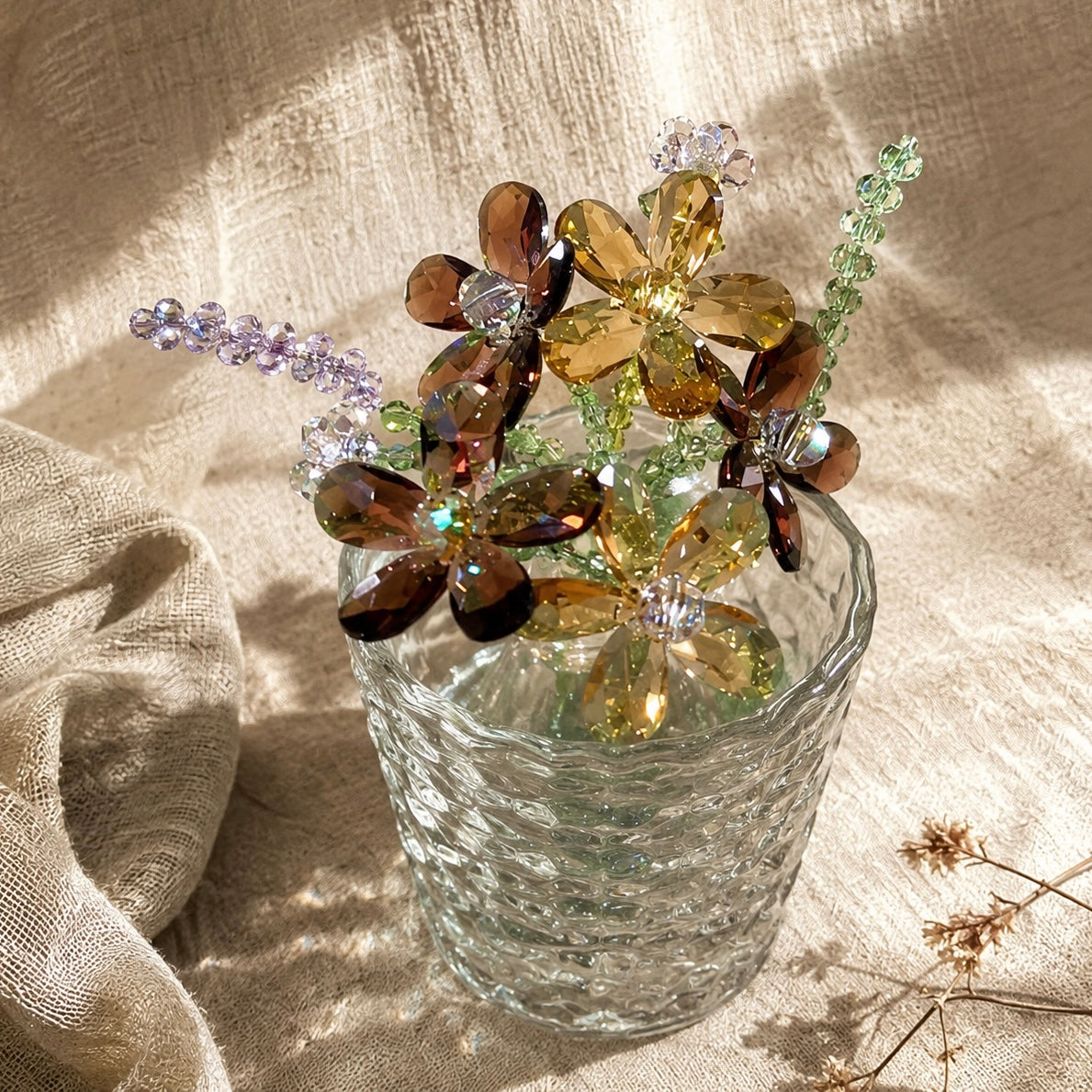 Handgefertigtes Perlen- und Aquamarinarmband